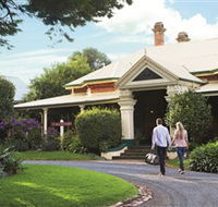Historical Walk Through Russell Street - Airlie Beach Holiday