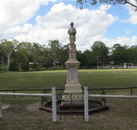 Apple Tree Creek War Memorial - Airlie Beach Holiday