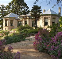 Buda Historic Home  Garden - Airlie Beach Holiday