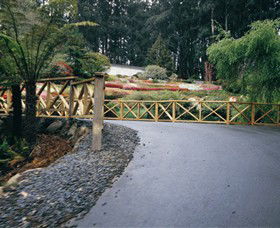 National Rhododendron Gardens - Airlie Beach Holiday 0