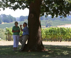 Five Oaks Vineyard - Airlie Beach Holiday 0