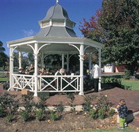 Muir House Art Gallery - Airlie Beach Holiday