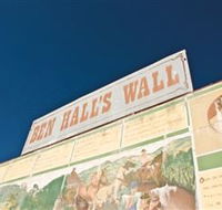 Ben Hall Wall - Airlie Beach Holiday