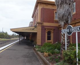 Australian Rail Monument And Museum - Airlie Beach Holiday 3