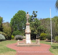 Greenmount War Memorial - Airlie Beach Holiday
