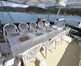 A Luxury Yacht On Sydney Harbour - Airlie Beach Holiday 4