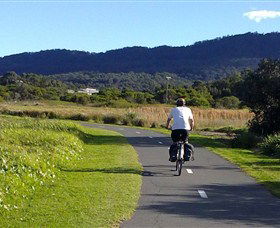 Australian Cycling Holidays - Airlie Beach Holiday 0