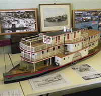 Wentworth Model Paddlesteamer Display - Airlie Beach Holiday