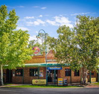 Crown Hotel Wentworth - Airlie Beach Holiday