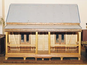 Morven Historical Museum And Miniature Building Display - Airlie Beach Holiday 3