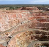 Fort Bourke Hill Lookout and Open Cut Mine - Airlie Beach Holiday