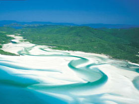 Whitehaven Beach - Airlie Beach Holiday 0