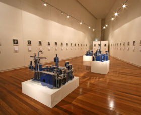 Wagga Wagga Art Gallery - Airlie Beach Holiday 0