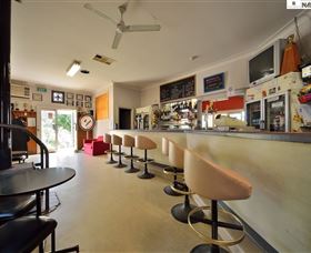 The Farmers Inn At Burrumbuttock - Airlie Beach Holiday 2