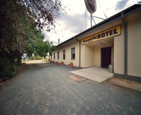 The Farmers Inn At Burrumbuttock - Airlie Beach Holiday 0
