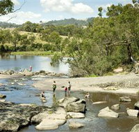 Polly McQuinns - Airlie Beach Holiday
