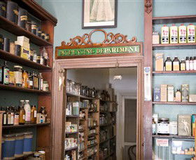 Dow's Pharmacy - Airlie Beach Holiday 2