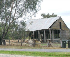 Cobb And Co Stables Morven - Airlie Beach Holiday 1
