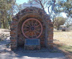 Jindera Pioneer Cairn - Airlie Beach Holiday 0