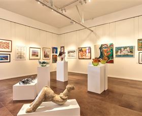 GIGS - Gateway Island Gallery And Studios - Airlie Beach Holiday 2