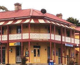 Historic Buildings Walking Tour - Airlie Beach Holiday 1