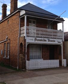 Historic Buildings Walking Tour - Airlie Beach Holiday 2
