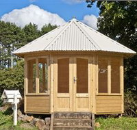 The Village Woodworks - Airlie Beach Holiday