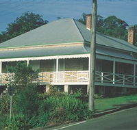 Maclean Stone Cottage and Bicentennial Museum - Airlie Beach Holiday