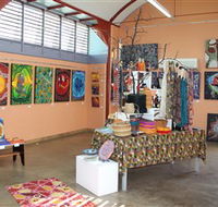 Dunghutti Ngaku Aboriginal Art Gallery - Airlie Beach Holiday