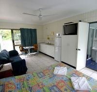 Tropical Palms Inn - Airlie Beach Holiday