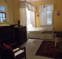 Guy House Bed and Breakfast - Airlie Beach Holiday