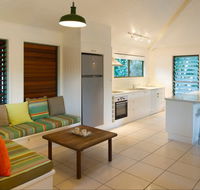 The Retreat Beach Houses - Airlie Beach Holiday