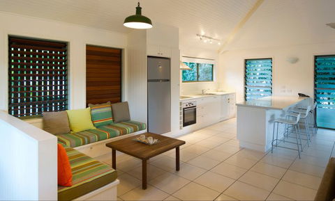 The Retreat Beach Houses - Airlie Beach Holiday 0
