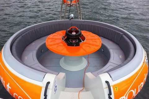 Aquadonut BBQ Boat Hire - Airlie Beach Holiday 1