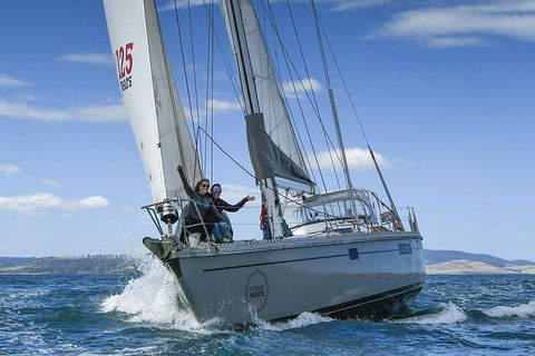Half-Day Sailing On The Derwent River From Hobart - Airlie Beach Holiday 2