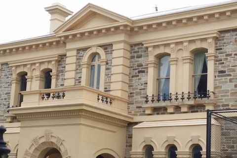 Adelaide Walking Tour: Hills, Squares And Parklands - Airlie Beach Holiday 4
