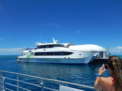 Great Barrier Reef Day Cruise To Reefworld - Airlie Beach Holiday 4
