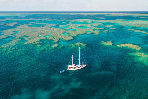 3 Day Whitsundays Sailing And Diving Adventure: Kiana - Airlie Beach Holiday 2