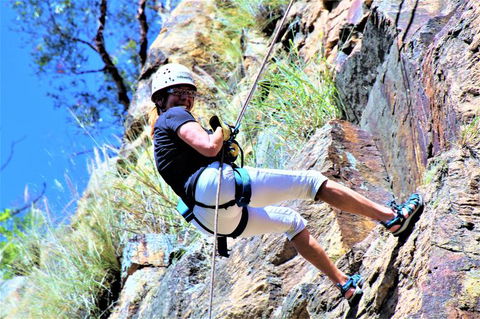 Abseiling The Kangaroo Point Cliffs In Brisbane - Airlie Beach Holiday 3