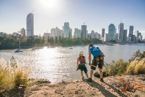 Abseiling The Kangaroo Point Cliffs In Brisbane - Airlie Beach Holiday 4
