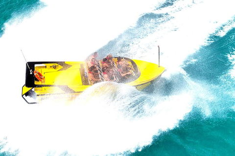 Airlie Beach Jet Boat Thrill Ride - Airlie Beach Holiday 9