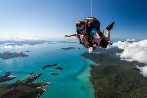 Airlie Beach Tandem Skydive - Airlie Beach Holiday 7