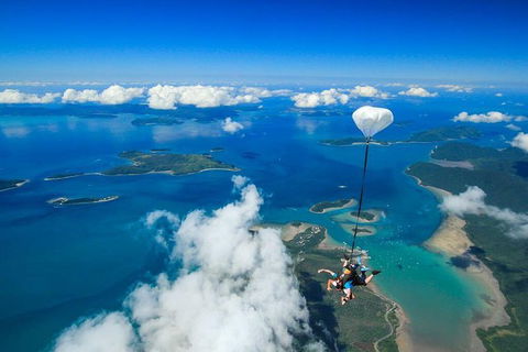 Airlie Beach Tandem Skydive - Airlie Beach Holiday 2