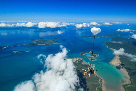 Airlie Beach Tandem Skydive - Airlie Beach Holiday 4