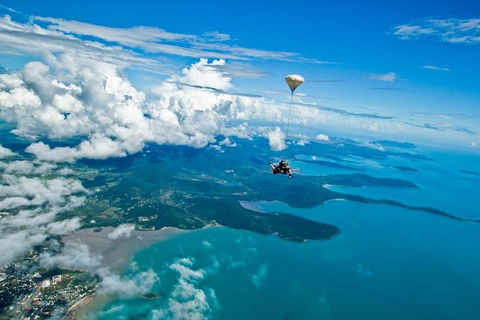 Airlie Beach Tandem Skydive - Airlie Beach Holiday 5