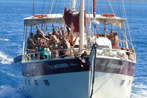 2-Day Whitsundays Sailing Adventure: SV Whitehaven - Airlie Beach Holiday 0