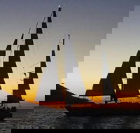 Magnetic Island Sunset Sail - Airlie Beach Holiday