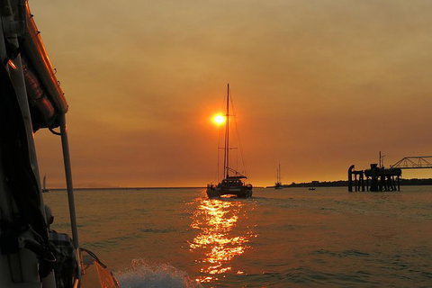 Darwin Sunset Cruise, Including Fish \'n\' Chips - Airlie Beach Holiday 5