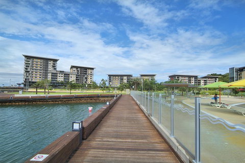 Darwin Shore Excursion: Hop-on Hop-off Bus Tour - Airlie Beach Holiday 13