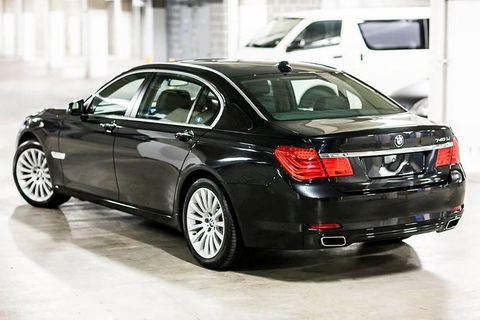 Family Sydney Airport Arrival Transfer - Airlie Beach Holiday 4